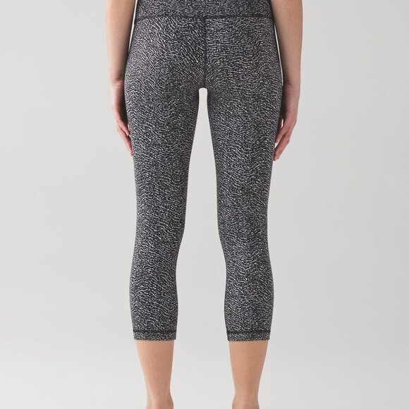 Lululemon Wunder Under Crop Leggings - Picture 2 of 11